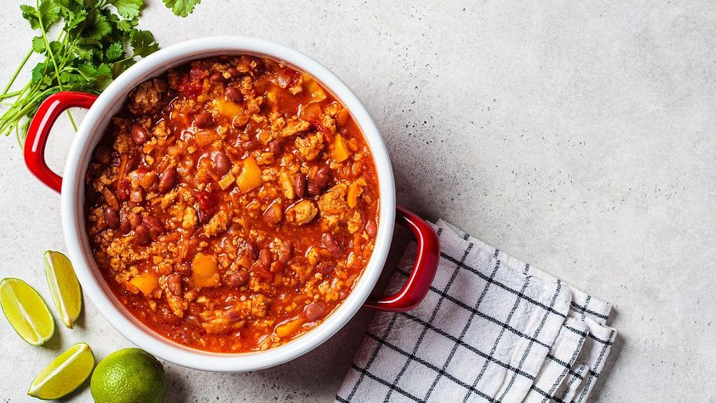 Chili con carne on maukas pataruoka.