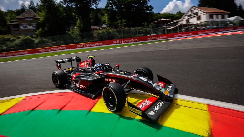 Tuukka Taponen ART-tallin auton puikoissa Belgian Span radalla.