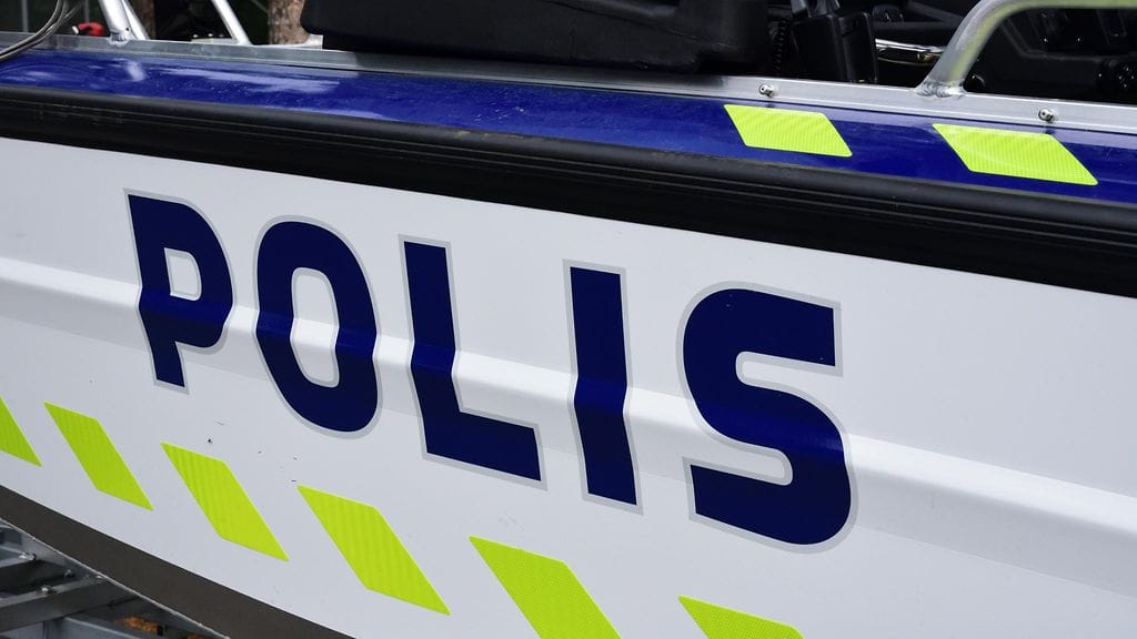 Auto ajautui mereen Raaseporissa. Kuvituskuva.