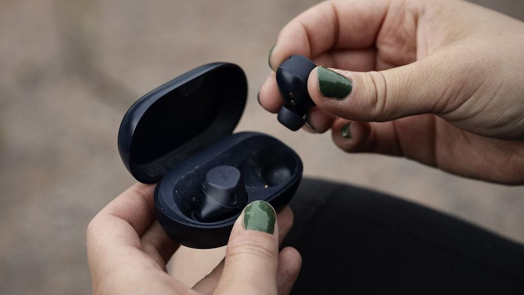 LK 3.8. Nappikuulokkeet