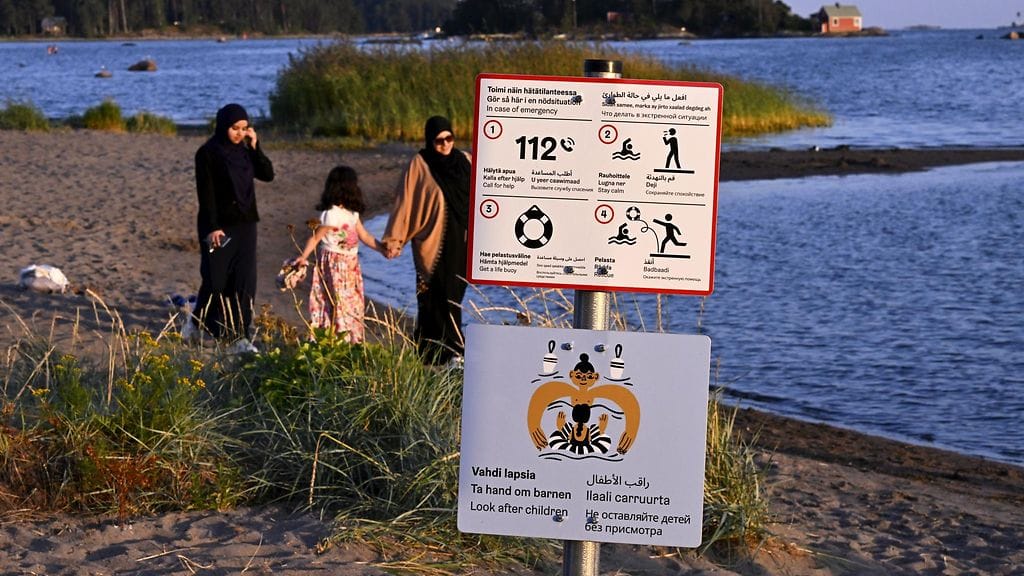 Kuva Kallahden uimarannalta Helsingissä. Nuori hukkui Kallahdeniemen toisella puolella varsinaiselta uimarannalta.