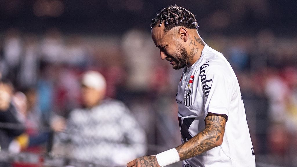 Neymar murtui kyyneliin Santosin tylyn murskatappion jälkeen.