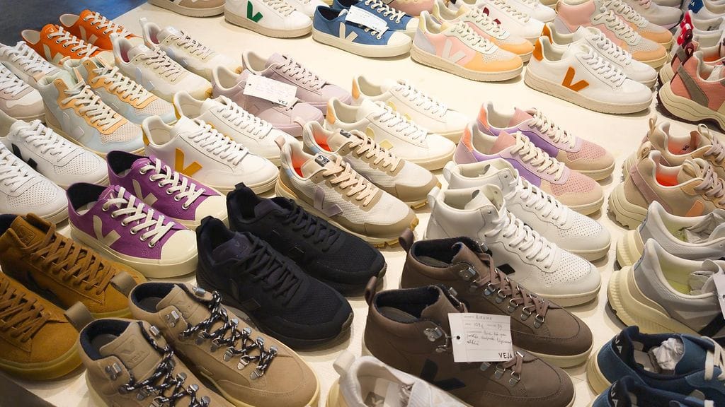 Veja-logolla varustettuja kenkiä Ranskassa, 2024