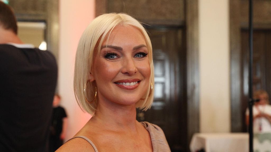 Kia Lehmuskoski kertoo ottaneensa tatuoinnin muistoksi.