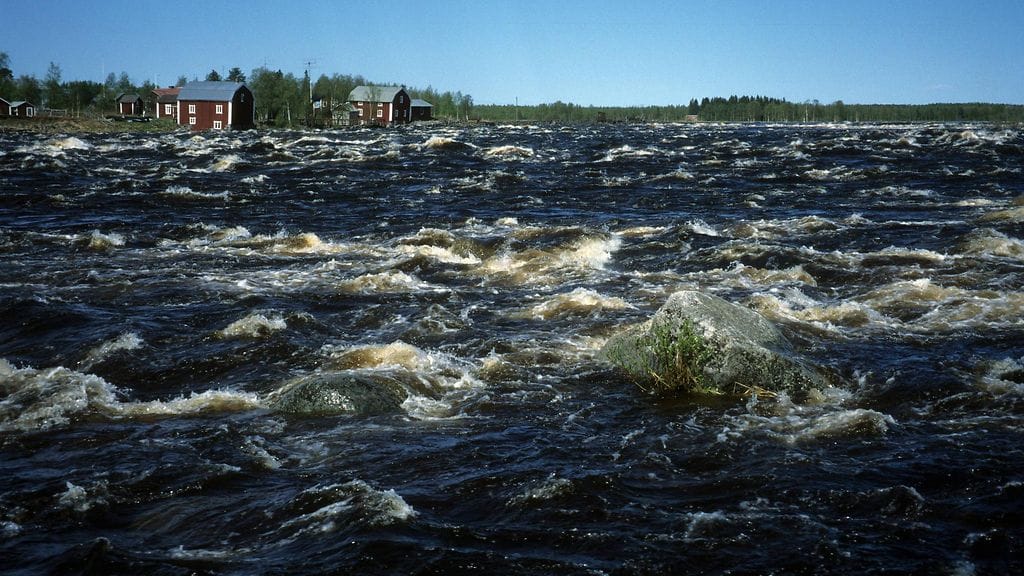 Arkistokuvaa Muonionjoesta.