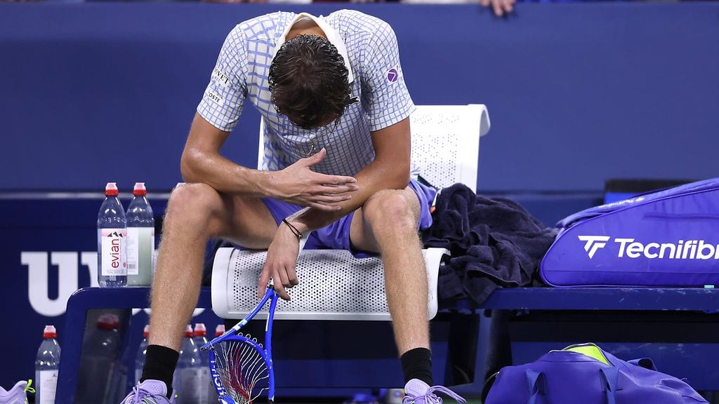 Daniil Medvedevin US Open päättyi levottomaan selkkaukseen.