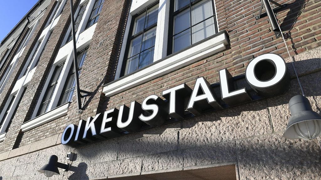 Teon oikeuskäsittely alkoi tänään maanantaina käräjäoikeudessa.