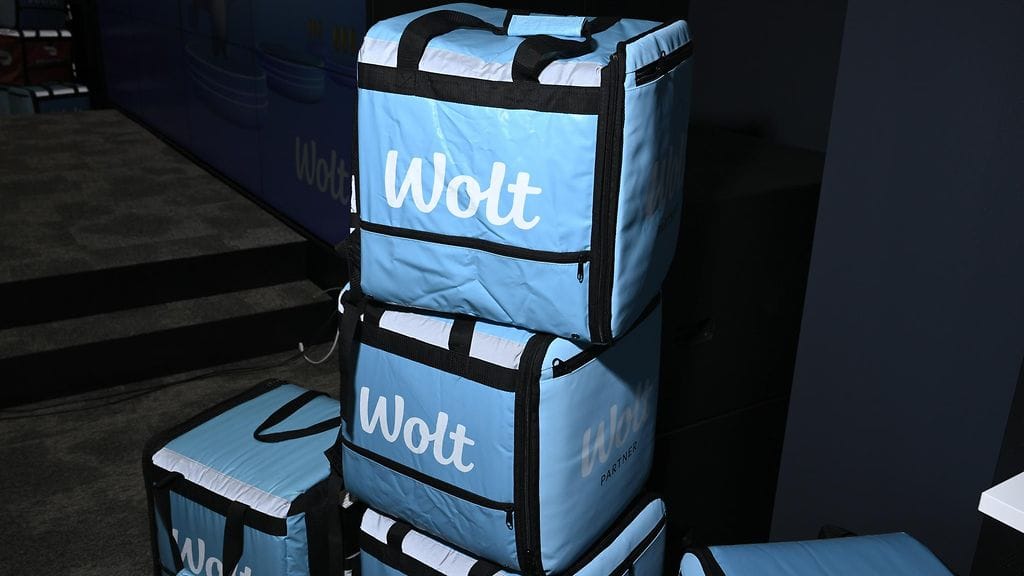 Ruokalähettipalvelu Woltin kuljetuskasseja.
