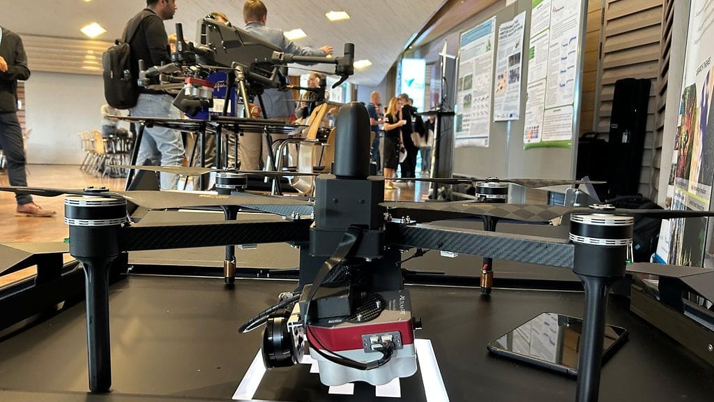 Drooni-konferenssissa Espoossa omia tuotteitaan esitteli muun muassa Rumble Tools -yhtiö