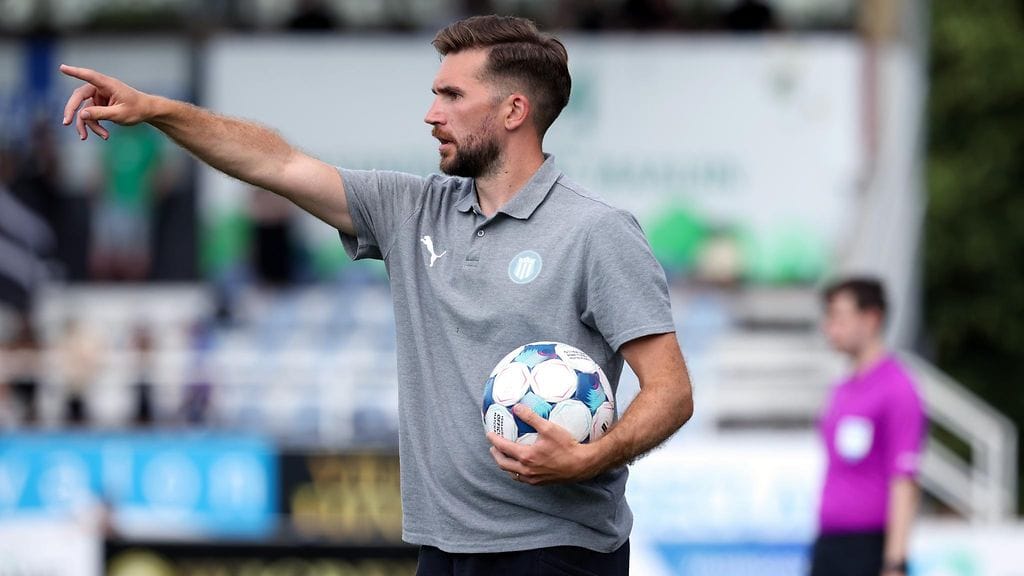 FC KTP antoi seuran päävalmentajana toimineelle Jonas Nyholmille potkut.