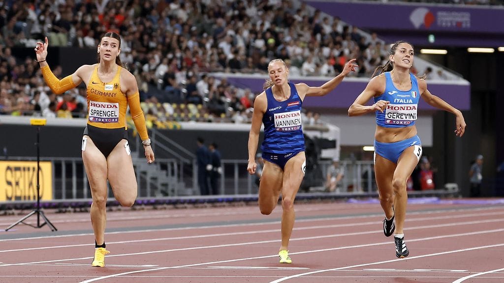 Saga Vanninen (kesk.) joutui tyytymään Tokion MM-kisoissa seitsemänteen sijaan.