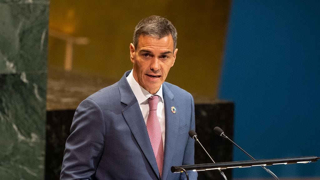 Pääministerin mukaan Espanja pyrkii asevientikiellolla lopettamaan kansanmurhan Gazassa.