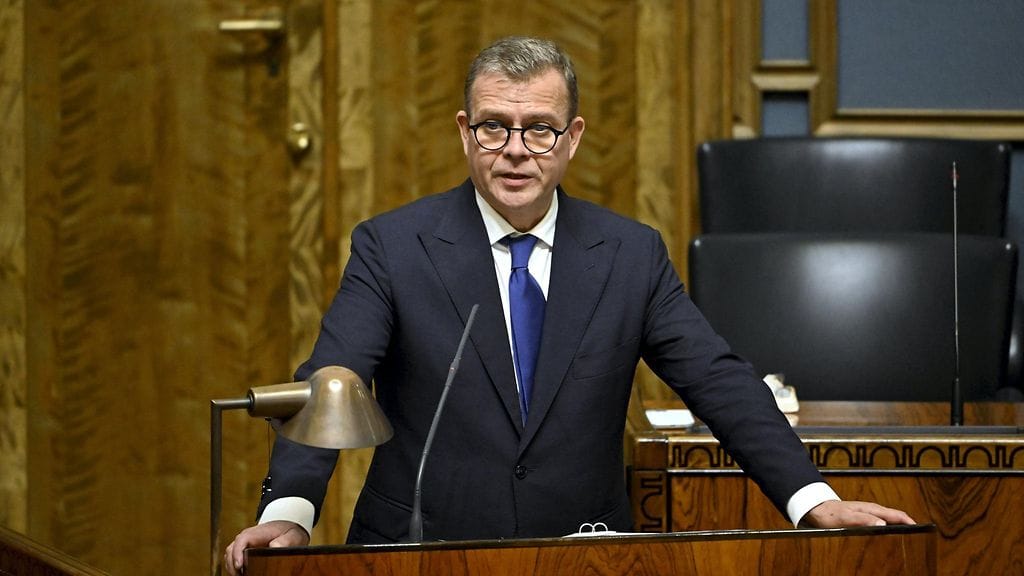 Pääministeri Petteri Orpo puhuu eduskunnan täysistunnossa Helsingissä tiistaina.