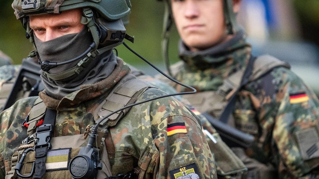 Asevelvolliset saksalaismiehet eivät saa poistua maasta vapaasti.