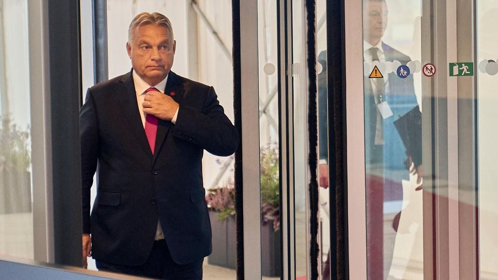 nkarin pääministeri Viktor Orban uhkasi perjantaina käyttävänsä veto-oikeuttaan EU:n lainapakettiin.