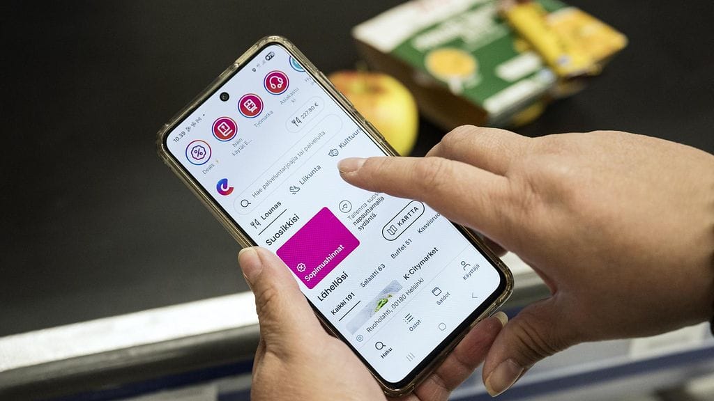 Kuvituskuva. Kokoomusnuorten mukaan järjestelmä vääristää ravintolahintoja ja rajoittaa palkansaajien vapautta käyttää omaa palkkaansa haluamallaan tavalla.