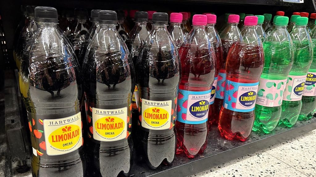 Mitä legendaarinen omenalimonadi sisältääkään?