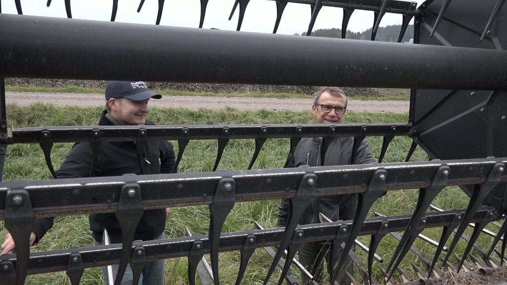 Maanviljelijät Joonas Särvä ja Mikko Lindberg kertoivat kasviviljelijöiden taloudellisesta ahdingosta MTV:n haastattelussa lokakuussa 2025.