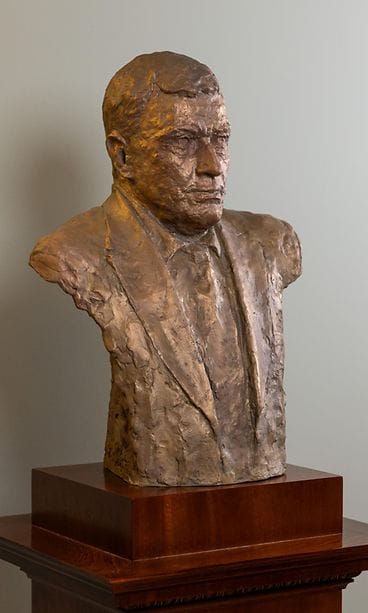 Kuva presidentti Niinistön rintakuvasta: Matti Porre/Tasavallan presidentin kanslia