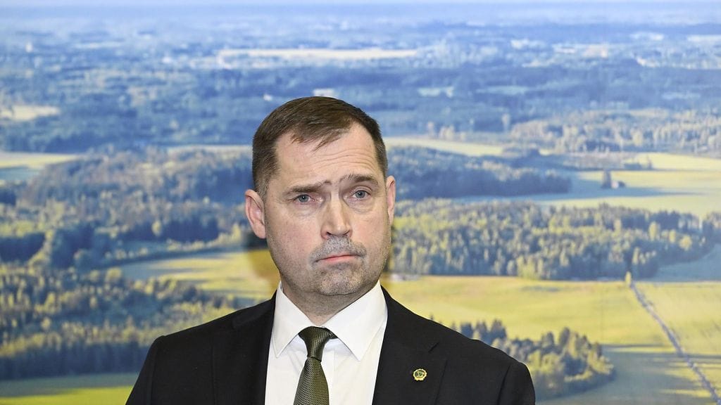 Laitilassa asuva Hemmilä, 57, on agronomi ja maa- ja metsätalousyrittäjä.