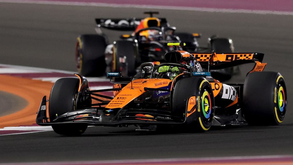 Lando Norris johtaa MM-sarjaa nyt 12 pisteellä ennen Max Verstappenia.