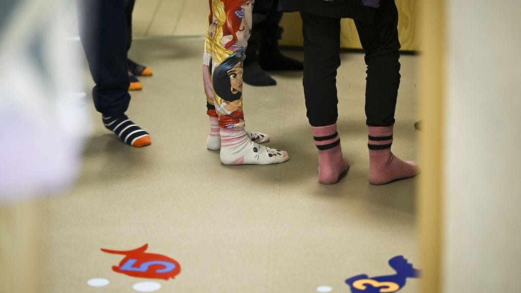 Etenkin toisen polven eli Suomessa syntyneiden ulkomaalaistaustaisten syntyvyys on lähempänä suomalaistaustaisia. Kuvituskuva.