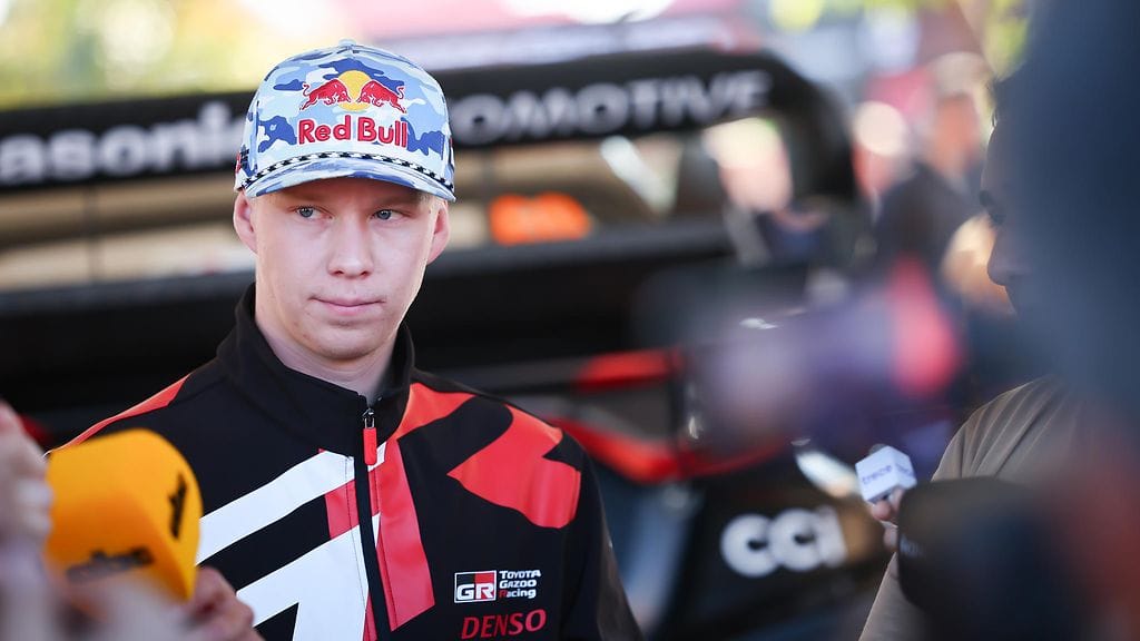 Kalle Rovanperä loikkasi hänelle kaksi maailmanmestaruutta tuoneesta rallista rata-autoilun ja formuloiden pariin. Ensimmäisen testirupeaman epäonni kasvatti haastetta entisestään.