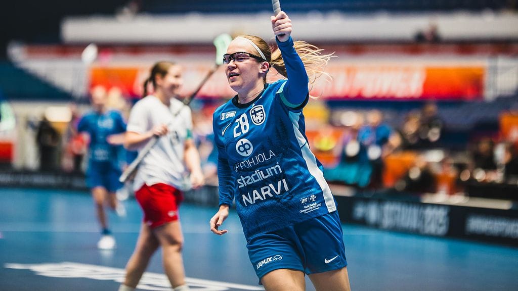 Veera Kauppi mätti maaleja Tanskan verkkoon.