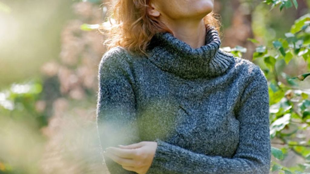 Kaia kertoo saavansa energiatasolla yhteyden eläimiin ja pikkulapsiin. Kuvituskuva. Kuvan henkilö ei liity juttuun.