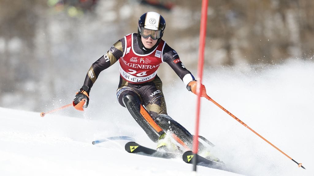 Alkukauden alppikomeetta Eduard Hallberg nimettiin Suomen olympiajoukkueeseen.