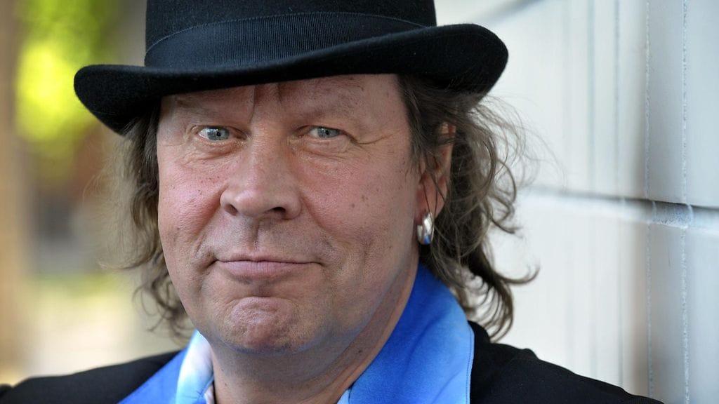 Popeda-yhtyeen laulusolisti Pauli Pate Mustajärvi oli mukana yhtyeestä kertovan Popeda - Ilikeesti kiitää -kirjan julkistuksessa Vantaalla perjantaina 29 toukokuuta 2009.