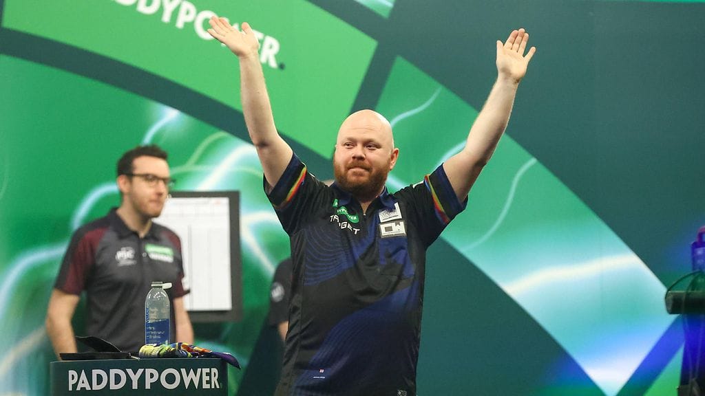 Justin Hood eteni ensimmäisissä dartsin MM-kisoissaan kahdeksan parhaan joukkoon.