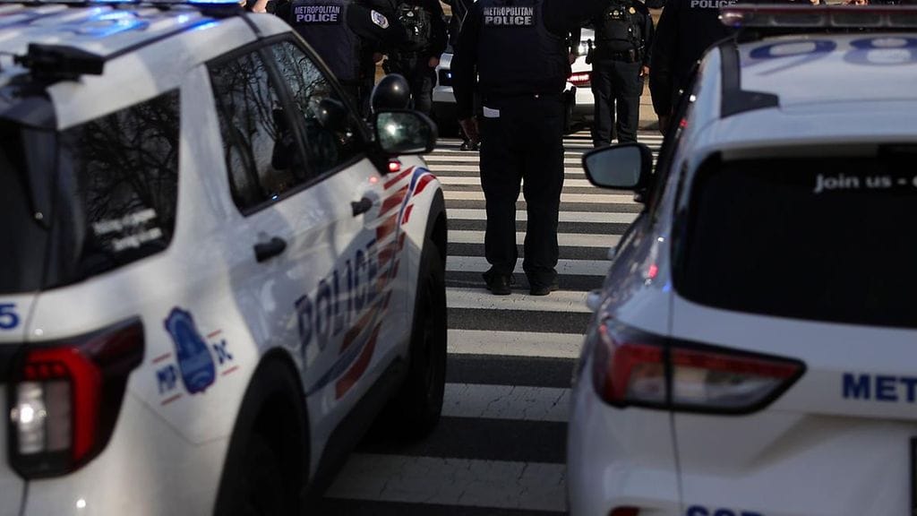 Kuvituskuva yhdysvaltalaisista poliiseista.