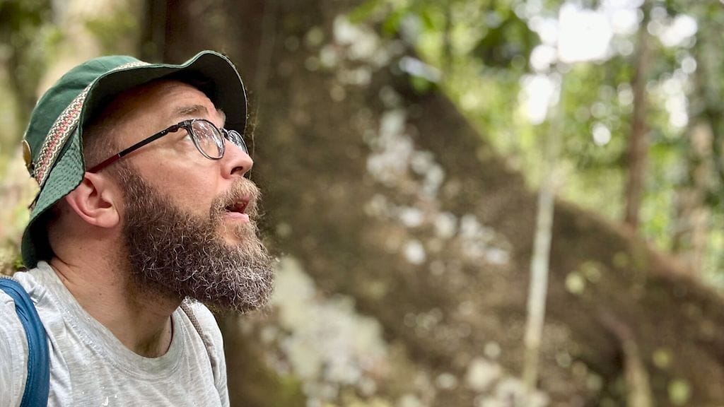 Turun yliopiston biodiversiteettitutkimuksen professori Ilari Sääksjärvi