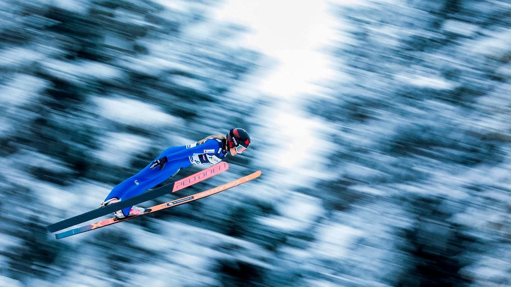 Heta Hirvosen hyppy kantoi mallikkaasti.