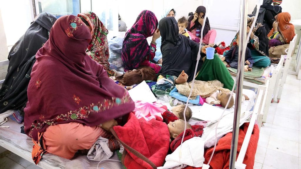 Afganistanissa on kärsitty nälän ja aliravitsemuksen myötä jo pitkään. Kuva on sairaalasta marraskuulta 2022.