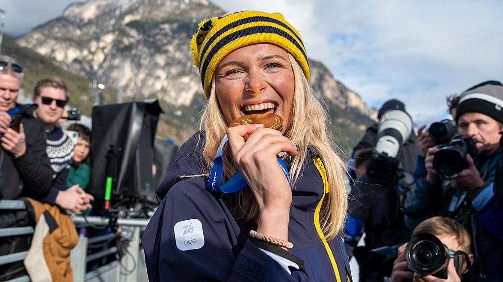 Frida Karlsson voitti yhdistelmäkisan kultaa Val di Fiemmessä.