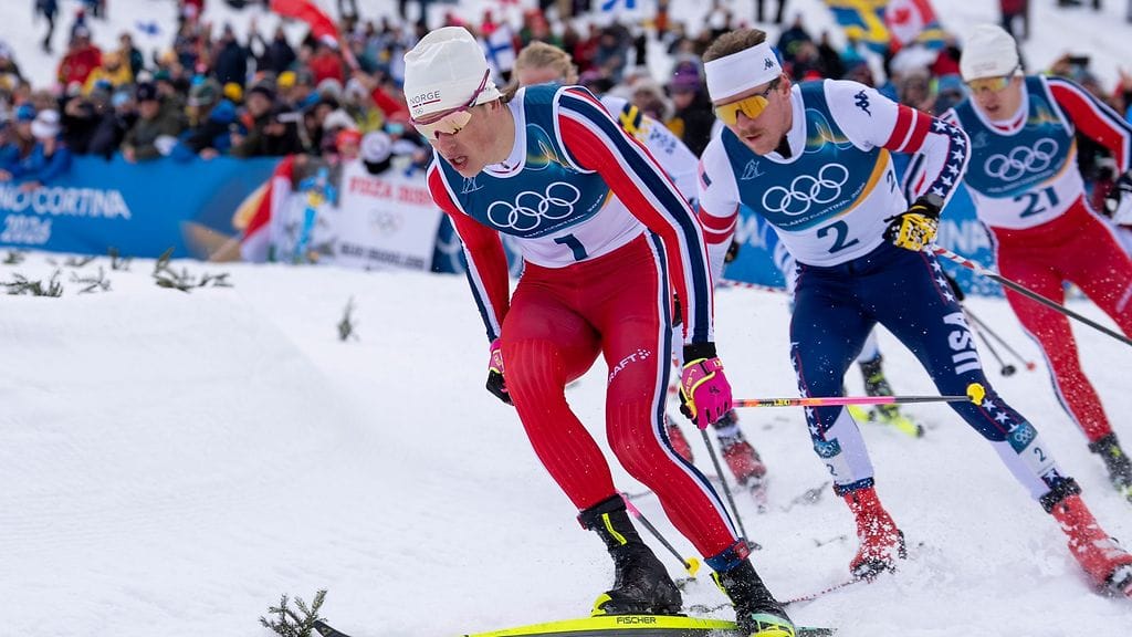 Norjan Johannes Hösflot Kläbo vei sprintin olympiakultaa ja Oskar Opstad Vike pronssia. Väliin puristi hopealle Yhdysvaltain Ben Ogden.