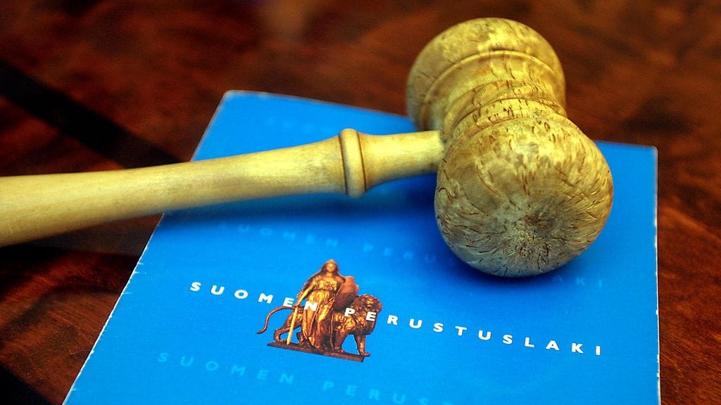 Kelan nykyiset työttömyystuet toukokuussa korvaava yleistuki on 37,21 euroa päivässä. Kuukaudessa yleistuen ja kotoutumistuen välille muodostuisi eroa keskimäärin vajaat 77 euroa.