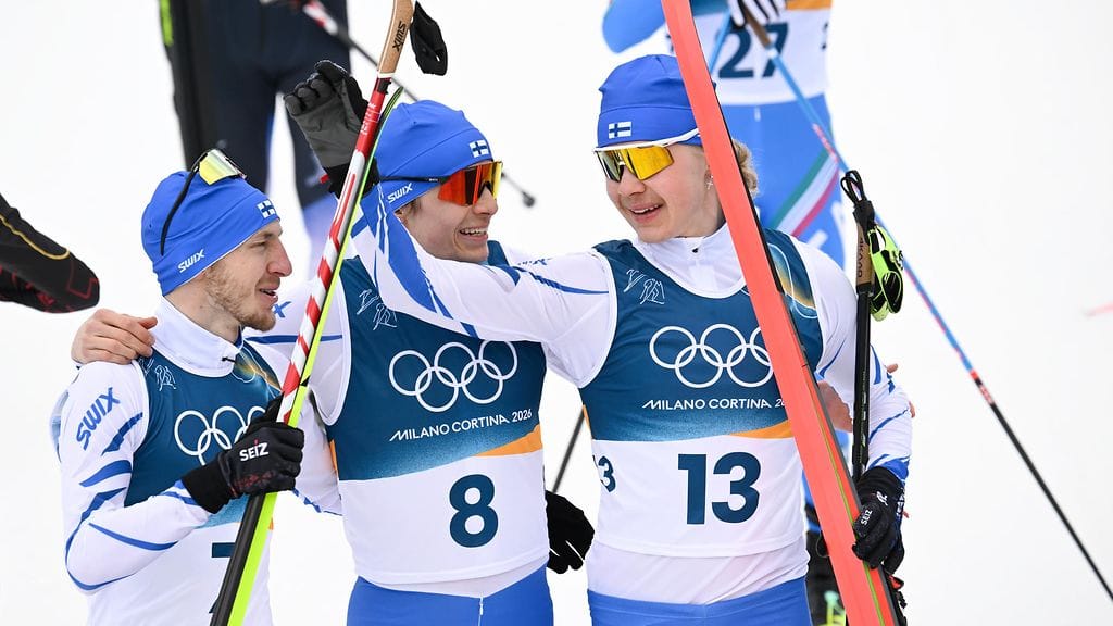 Ilkka Herola (vas.) ja Eero Hirvonen ovat Suomen yhdistetyn miesten maajoukkueen menestysurheilijat. Wille Karhumaa on urheillut heidän taustallaan uransa parhaat arvokilpailut.