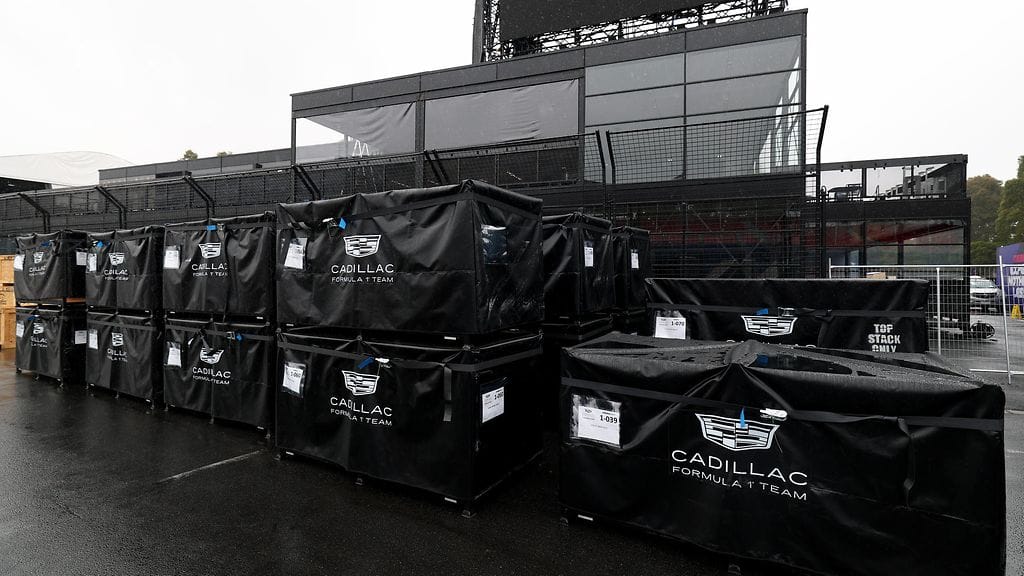 Cadillacin F1-tallin kalustoa oli Australian GP:n varikolla jo maanantaina.