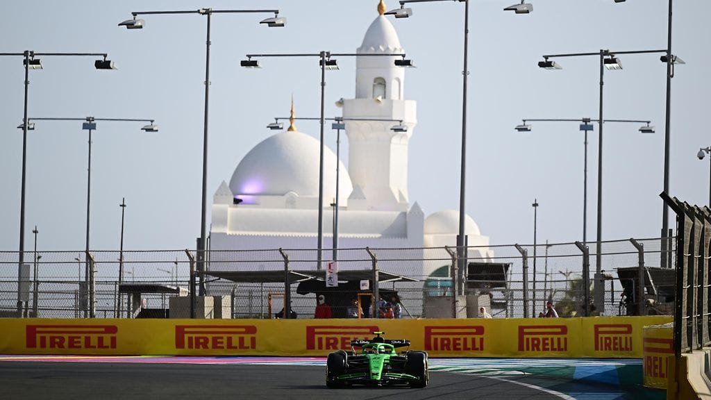 Saudi-Arabiassa on ajettu moottoriurheilun kuninkuusluokkaa vuodesta 2021 lähtien.