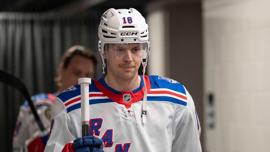 Urho Vaakanainen loukkaantui yön NHL-kierroksella.