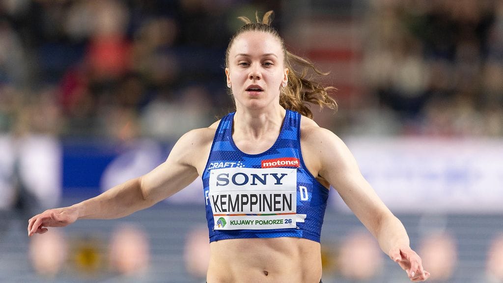 Lotta Kemppinen juoksi vauhdikkasti MM-alkueränsä jälkeen myös välierässä.