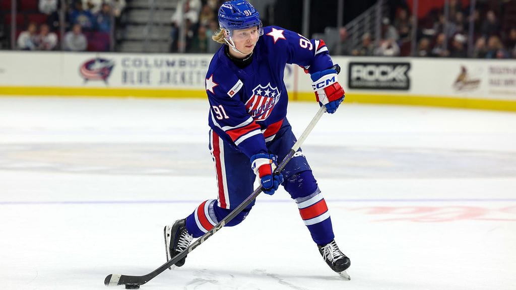 Konsta Helenius on tehtaillut maaleja Rochester Americansin paidassa. Kuva syksyltä 2024.