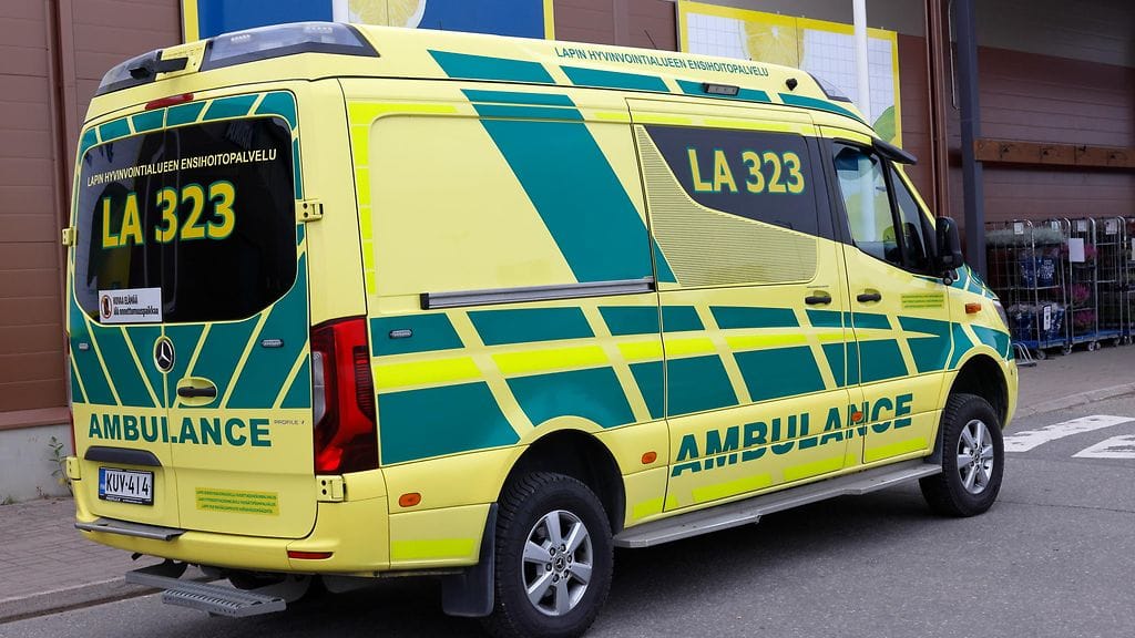 Jatkossa ensihoitajiin ja pelastajiin kohdistuva väkivalta rinnastuu virkamiehiin kohdistuvaan väkivaltaan.