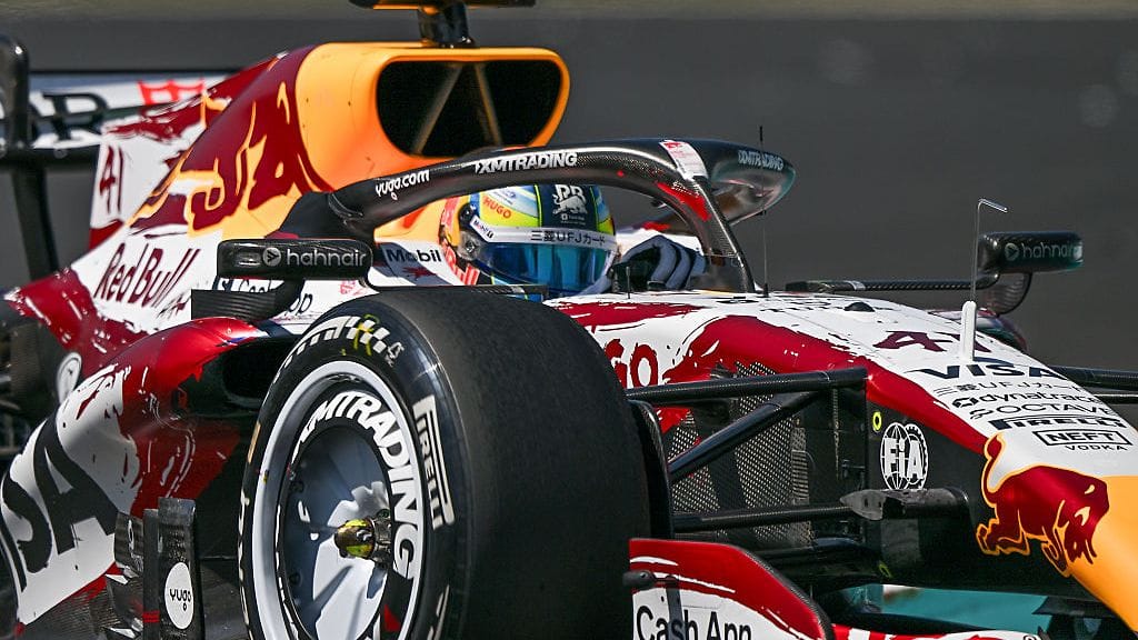 Arvid Lindbladin haamuveto nosti Racing Bulls -miehen kymmenenneksi aika-ajoissa.