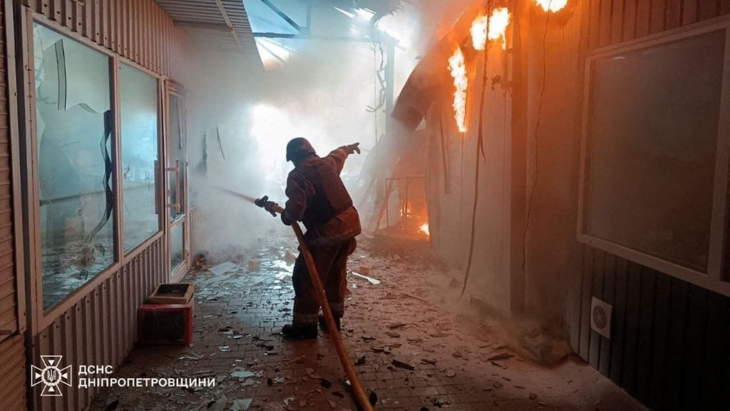 Torille osuneessa iskussa haavoittui lisäksi parikymmentä ihmistä.