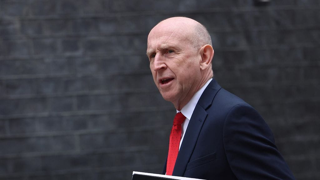 Britannian puolustusministeri John Healey.